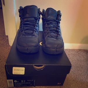 Jordan 12 Retro Winter Black Grade School Size